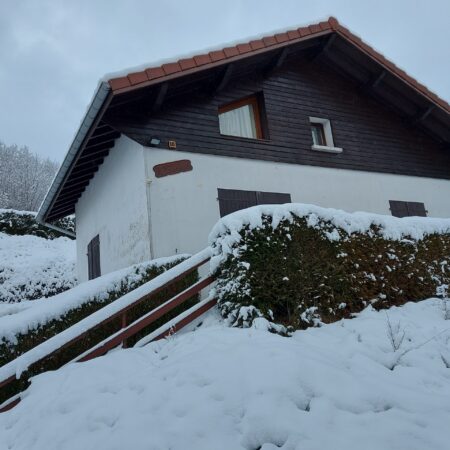 !L'Ecureuil chalet sneeuw !L'Ecureuil chalet sneeuw