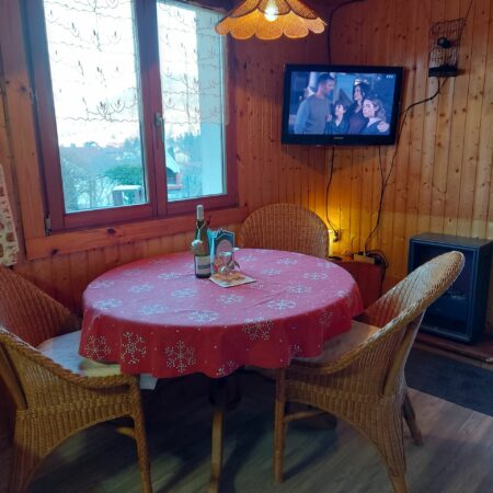 7 Herison eettafel en bank 01-2024 7 Herison eettafel en bank 01-2024